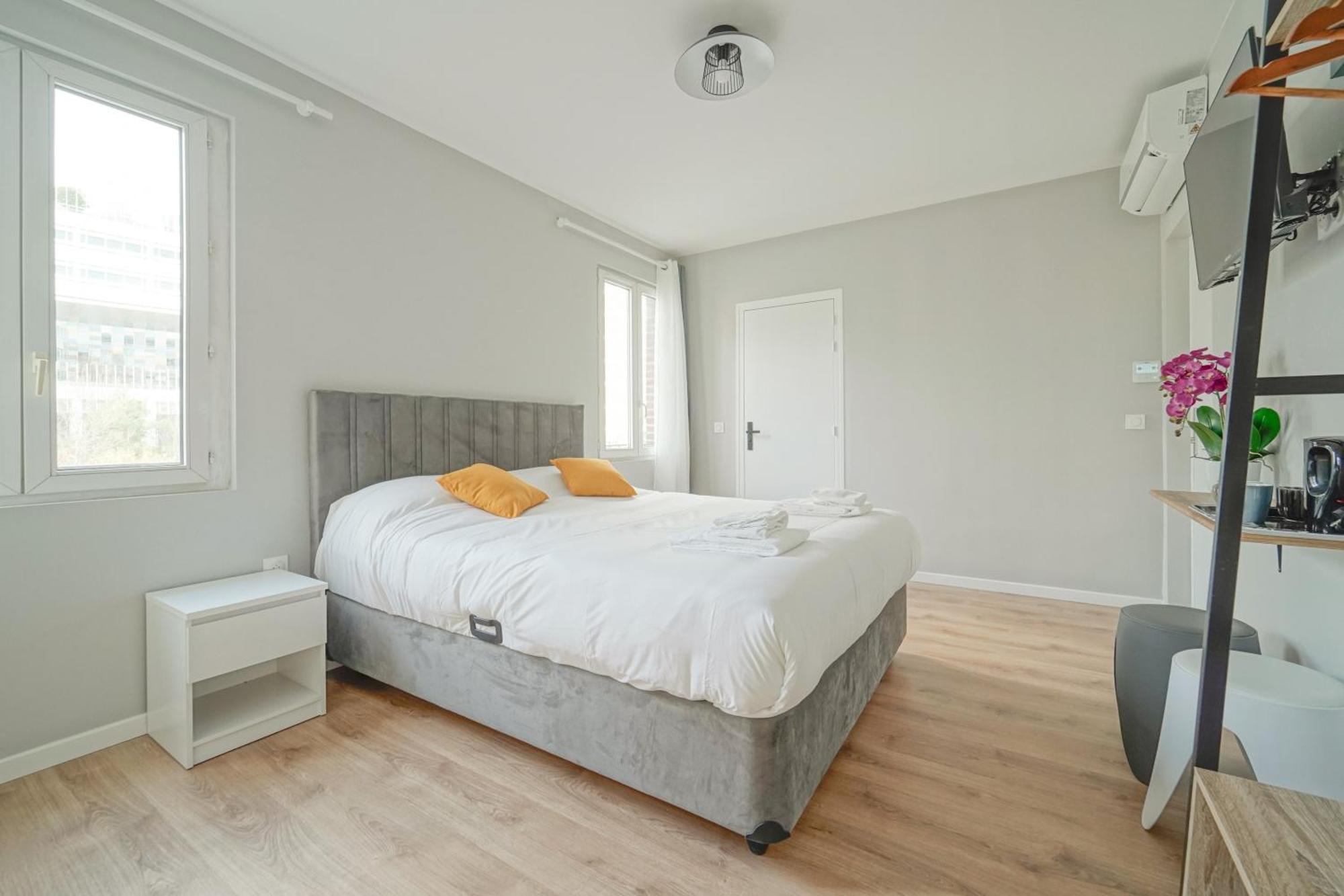Hotel Trianon Saint Ouen Extérieur photo