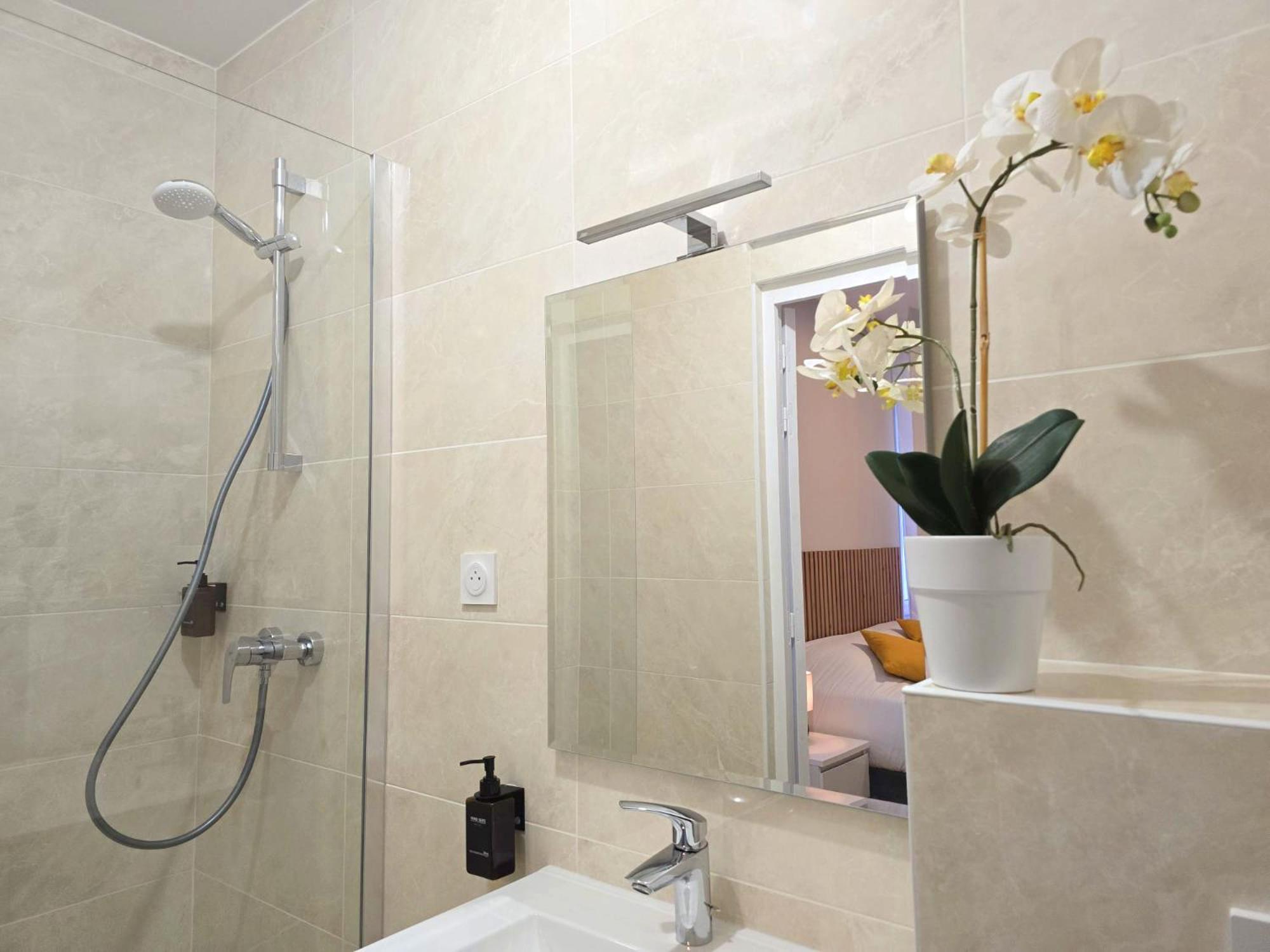 Hotel Trianon Saint Ouen Extérieur photo